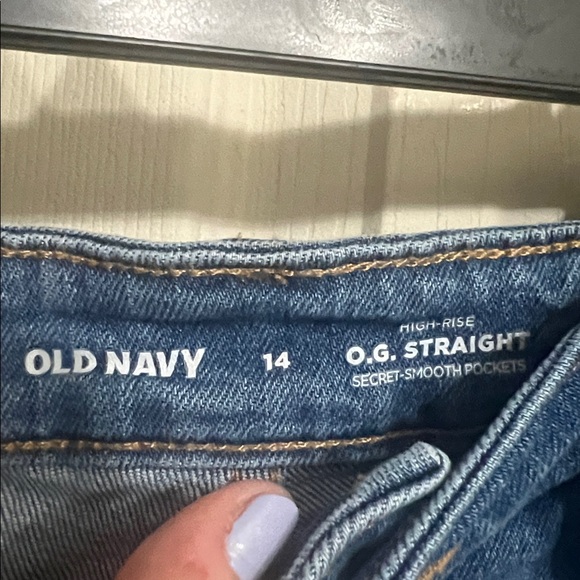 Old Navy High-Rise O.G. Straight Denim Shorts - Picture 2 of 4